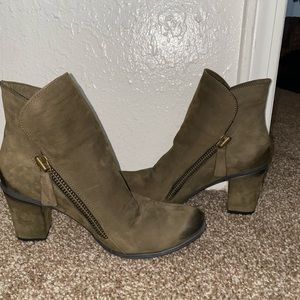 Bueno Yountville Dress Boots -Green